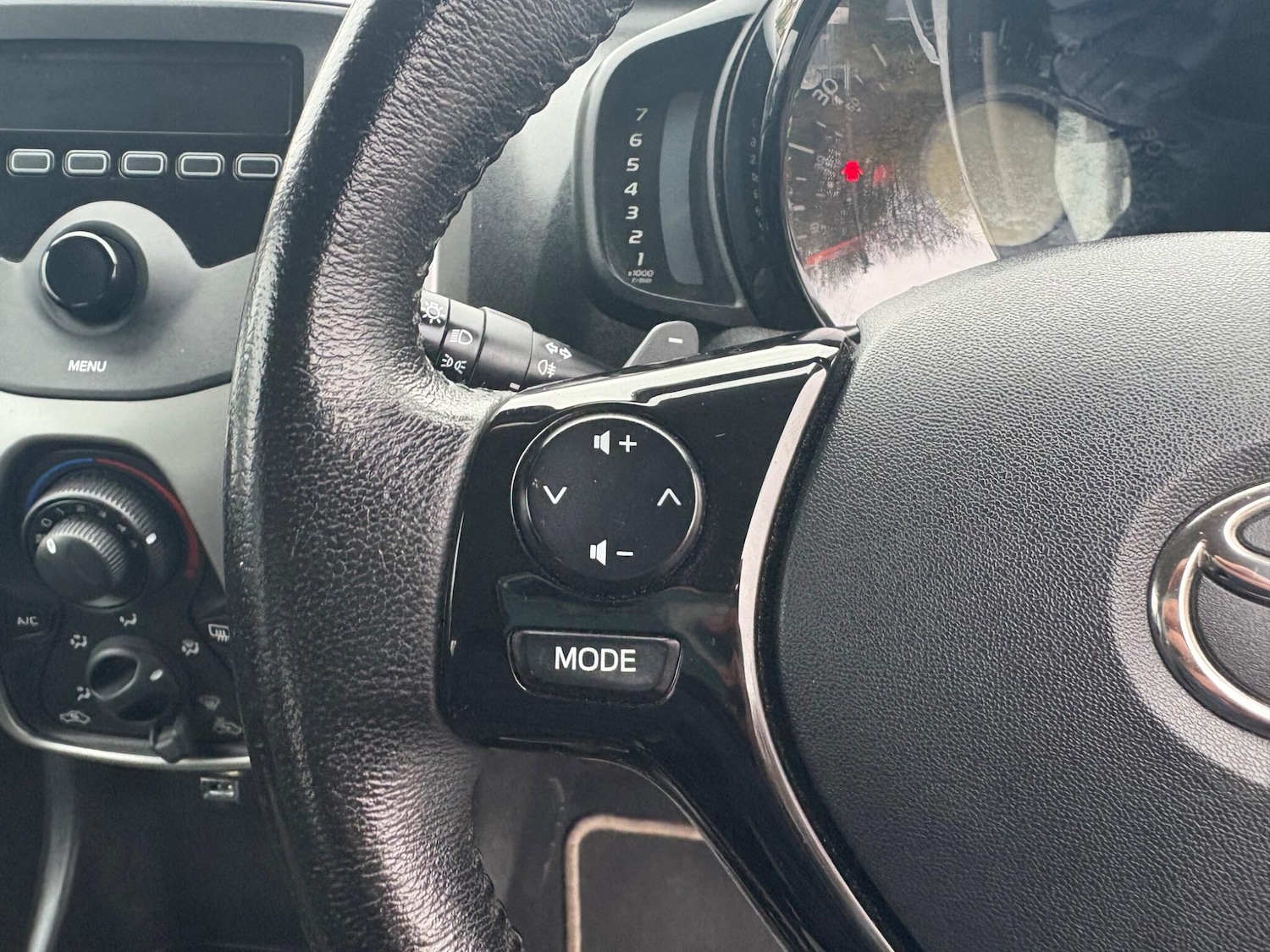 Used Toyota AYGO 2016 for sale - 76657088: Photo 35