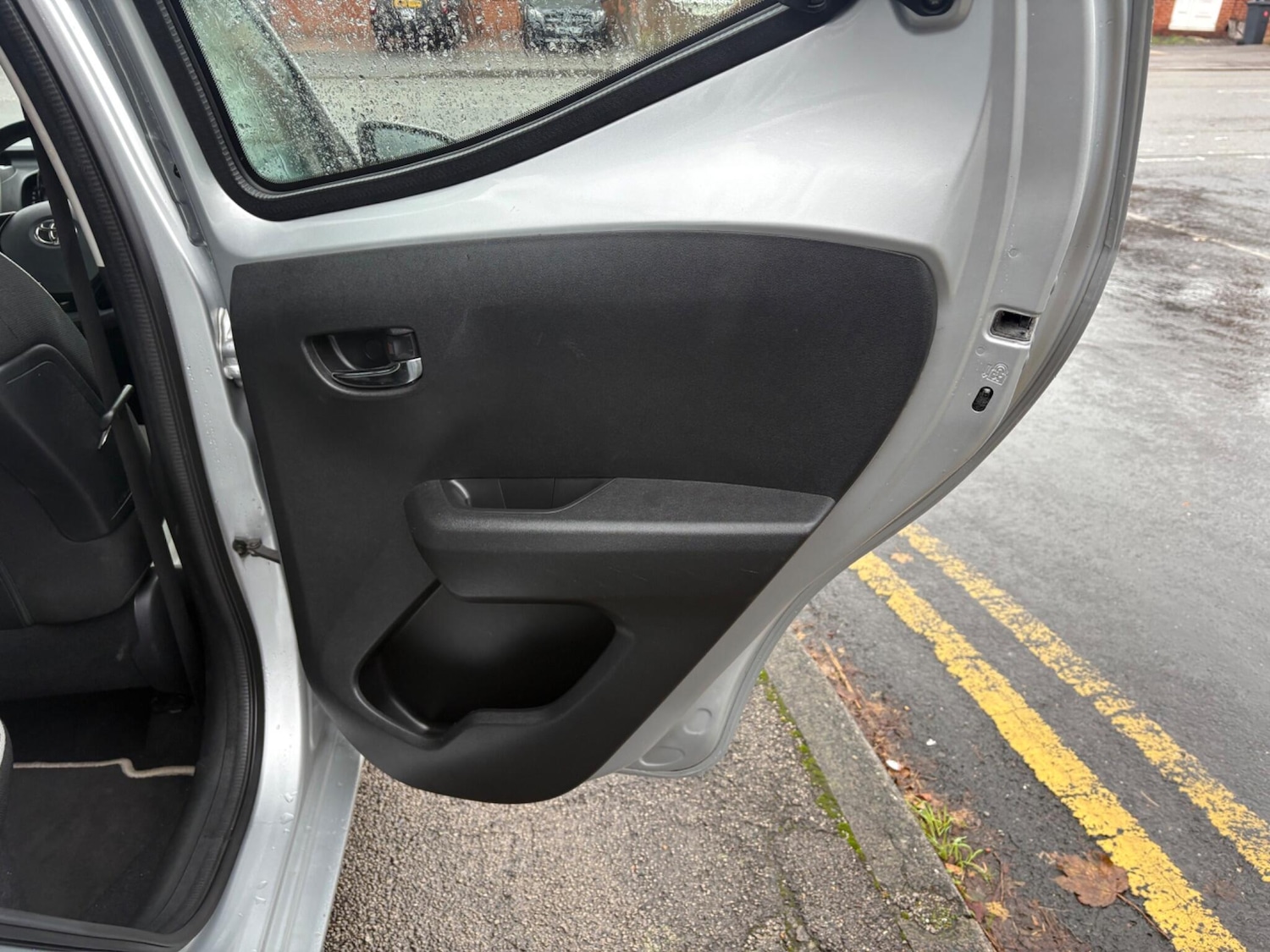 Used Toyota AYGO 2016 for sale - 76657088: Photo 48