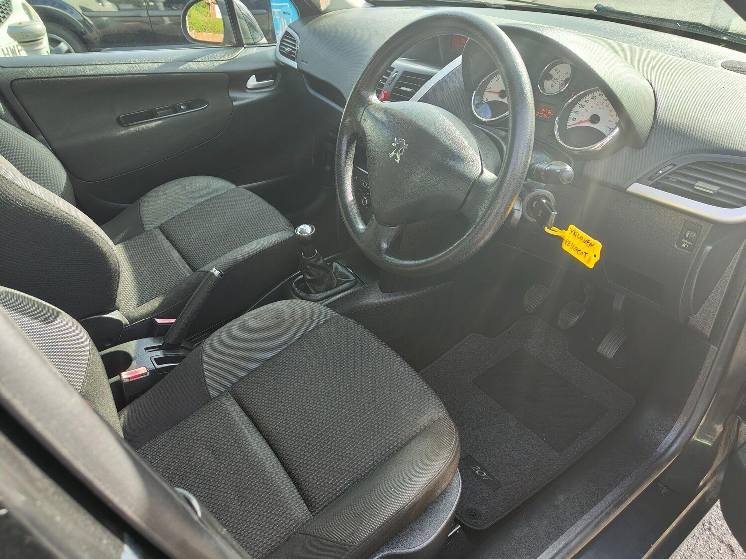 Used Peugeot 207 2010 for sale - 76325897: Photo 20