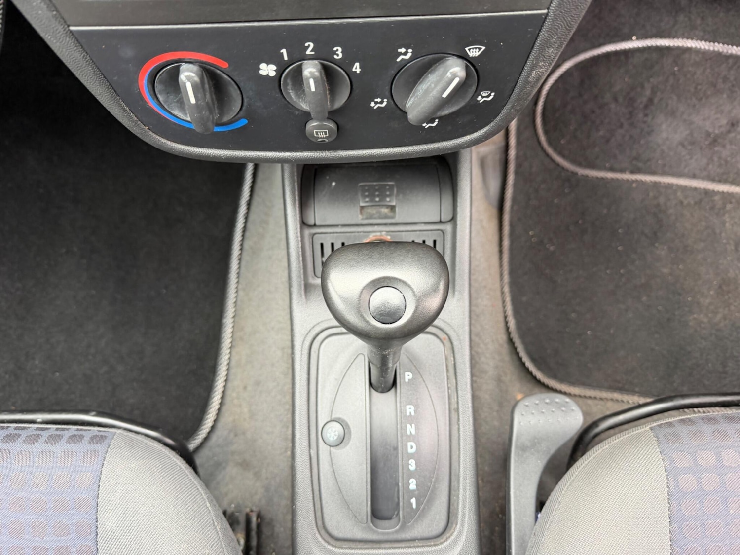 Used Vauxhall Corsa 2002 for sale - 77396555: Photo 17