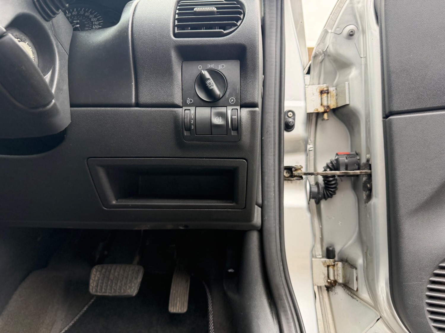 Used Vauxhall Corsa 2002 for sale - 77396555: Photo 30