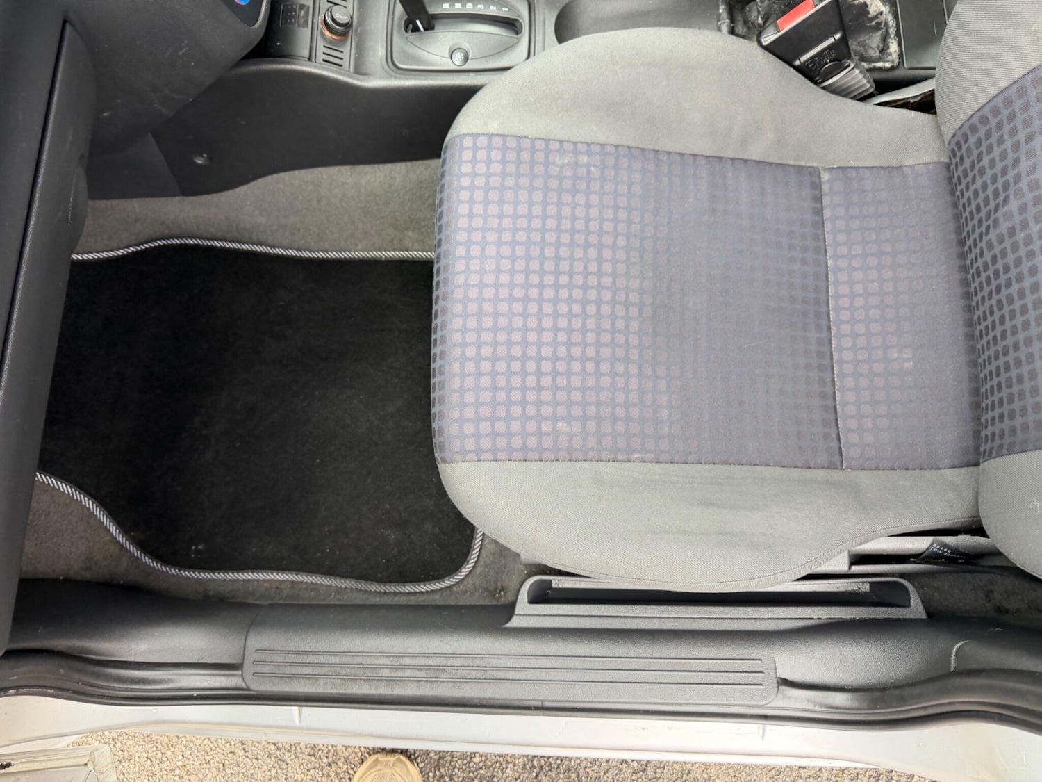 Used Vauxhall Corsa 2002 for sale - 77396555: Photo 65