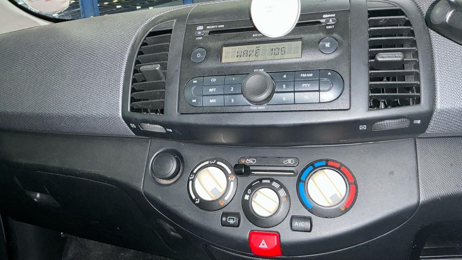 Used Nissan Micra 2005 for sale - 76887335: Photo 18