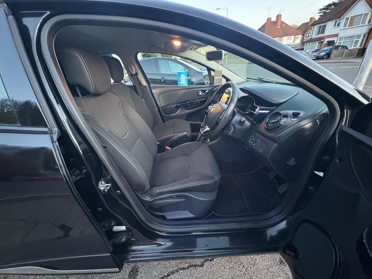 Used Renault Clio 2014 for sale - 76512072: Photo 21