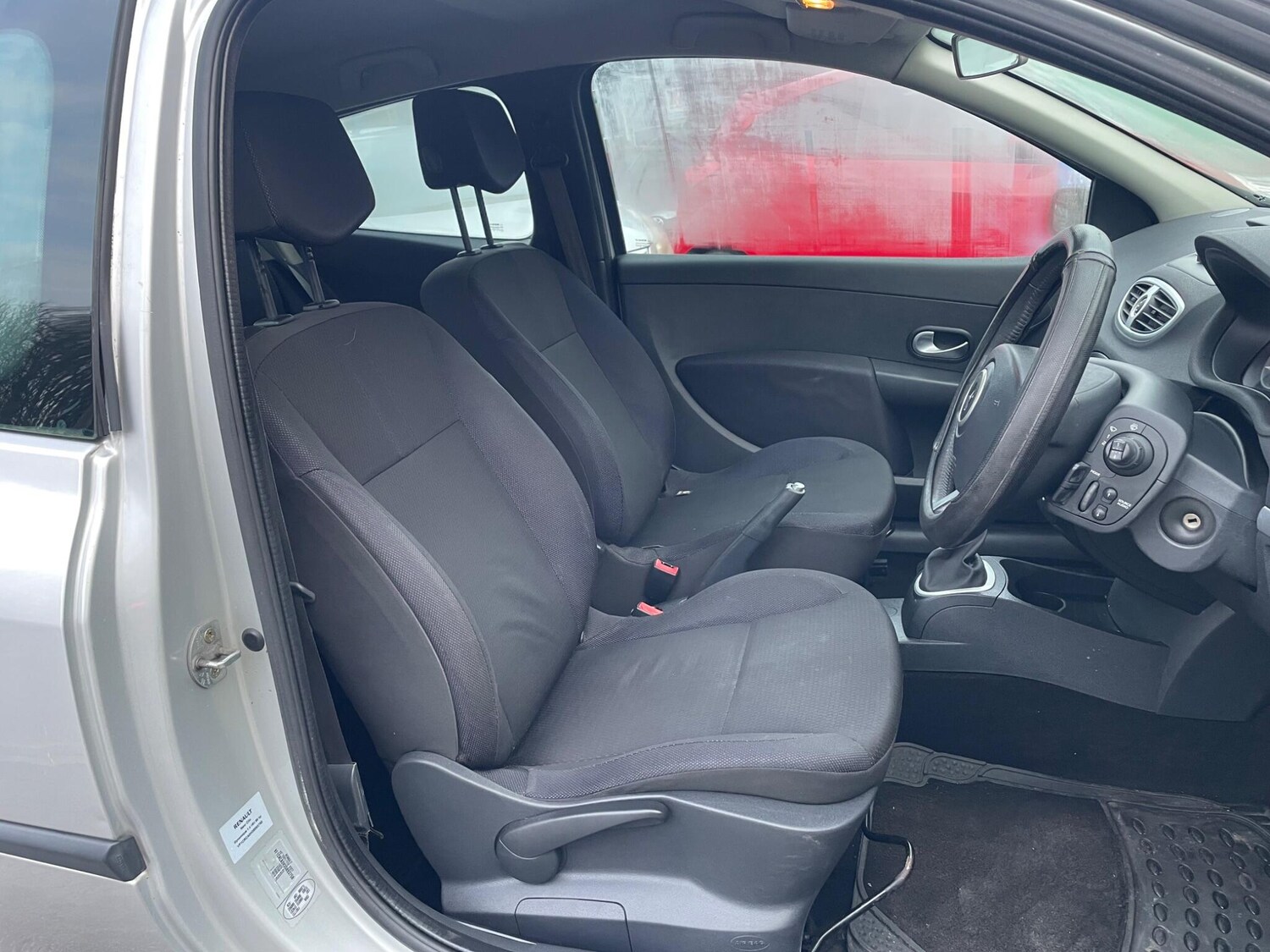 Used Renault Clio for sale - 77496251: Photo 17