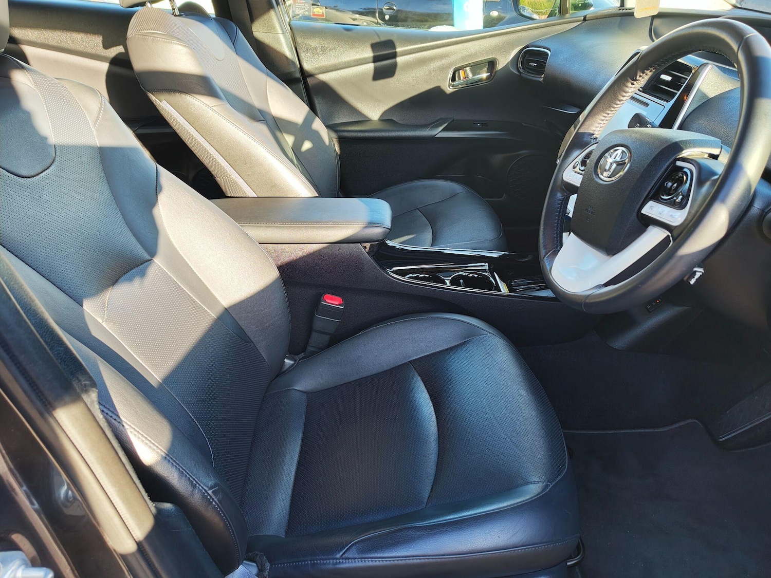 Used Toyota Prius 2018 for sale - 76360628: Photo 20