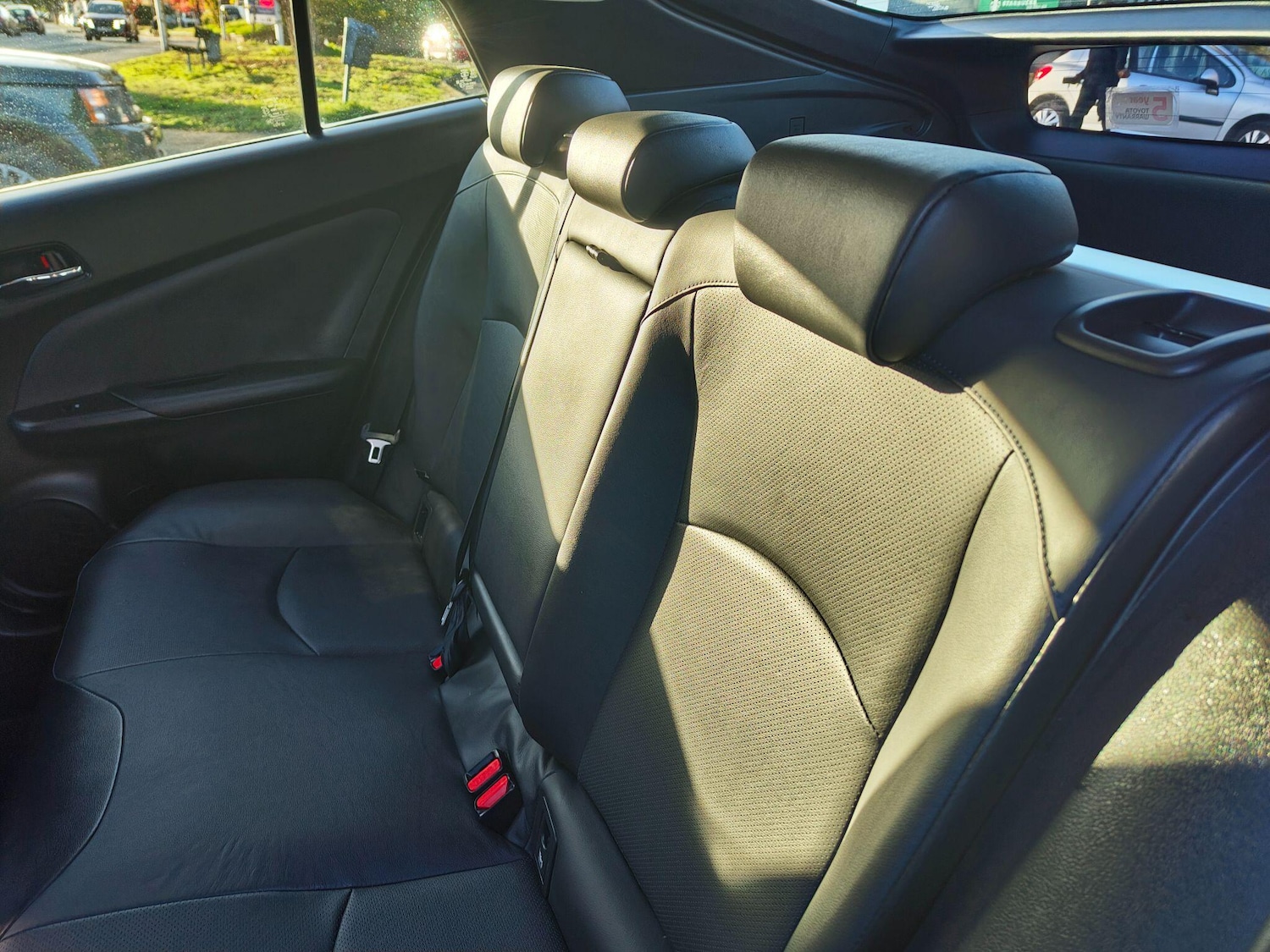 Used Toyota Prius 2018 for sale - 76360628: Photo 24