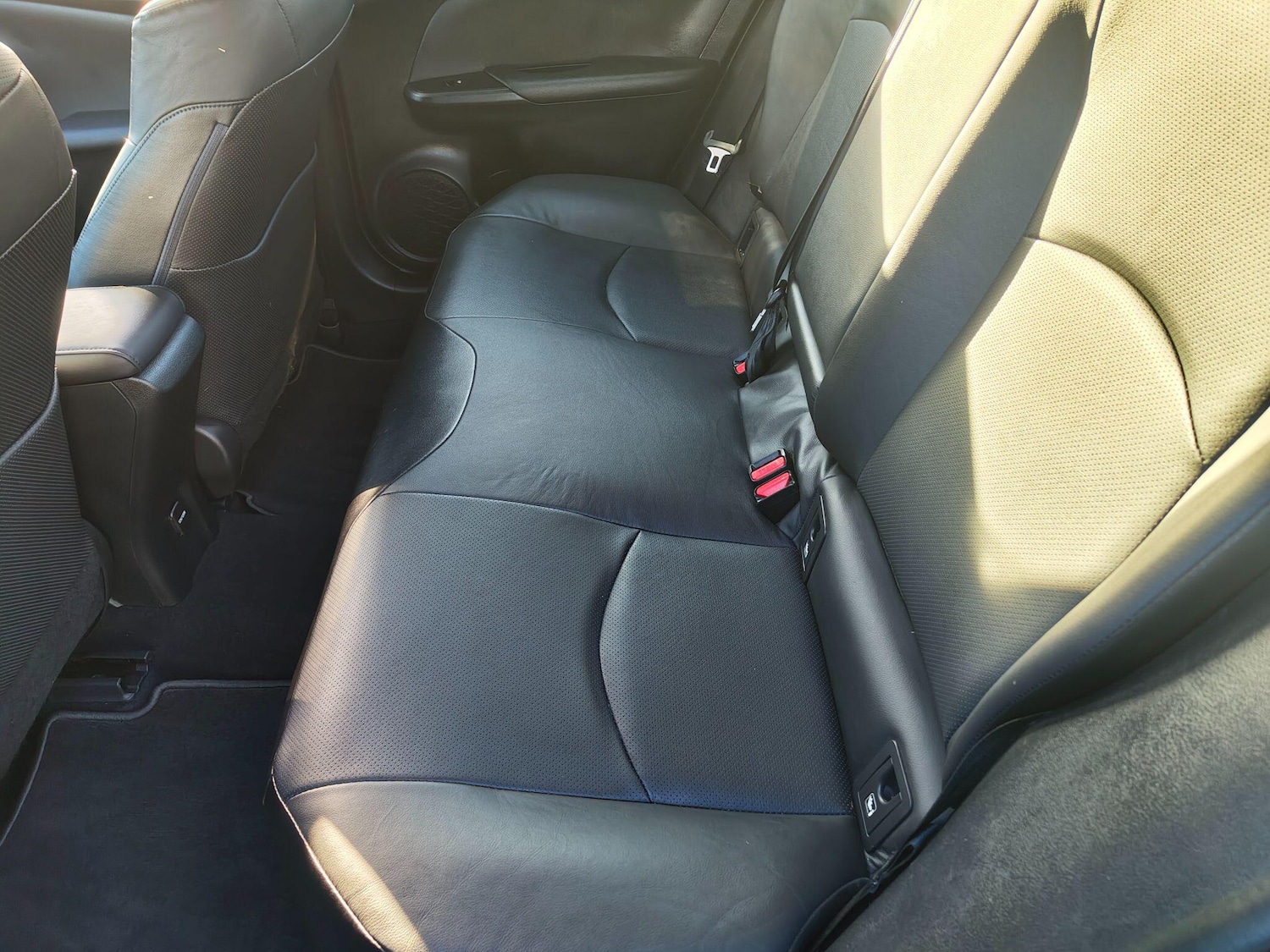 Used Toyota Prius 2018 for sale - 76360628: Photo 25
