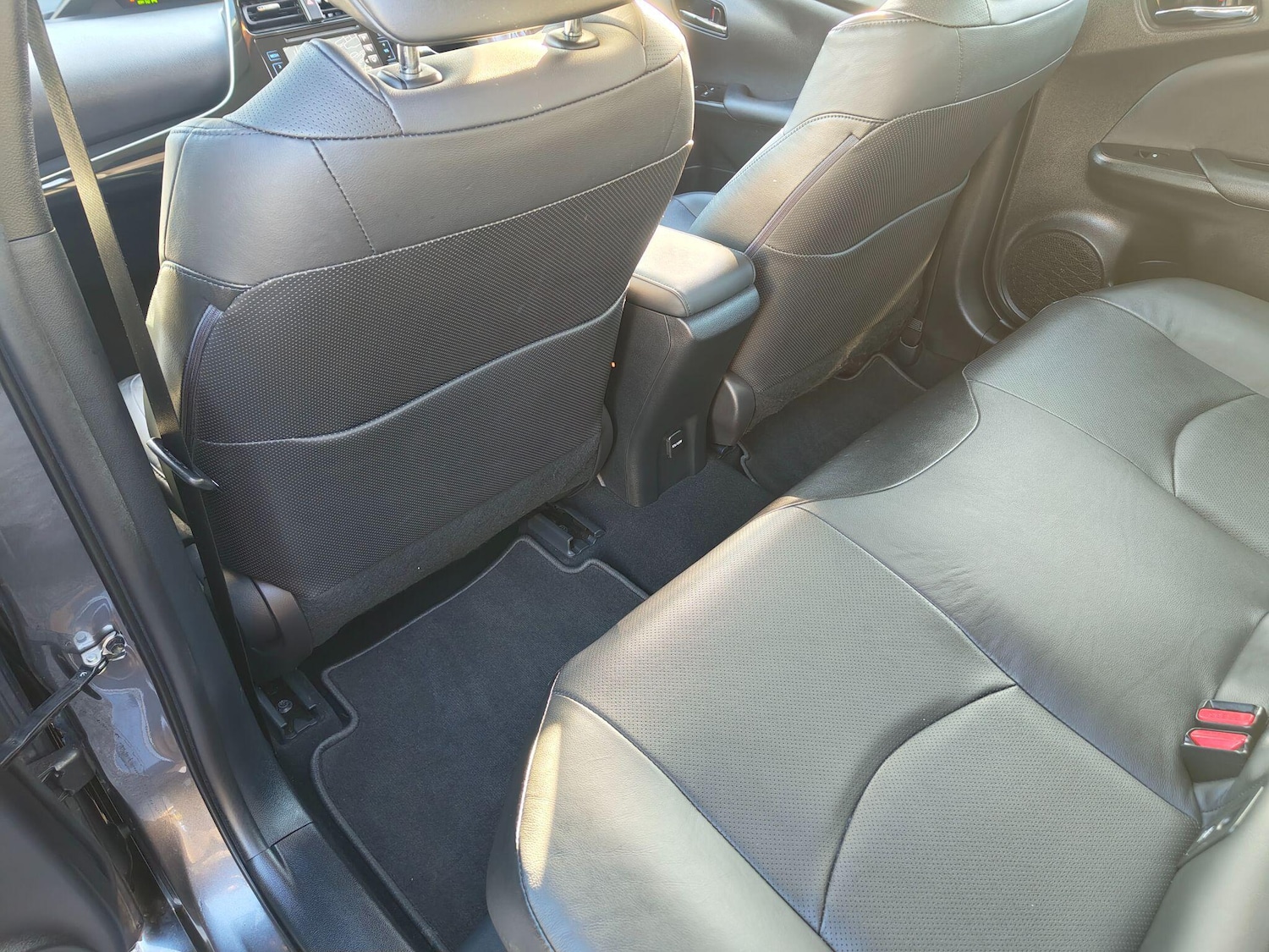 Used Toyota Prius 2018 for sale - 76360628: Photo 26