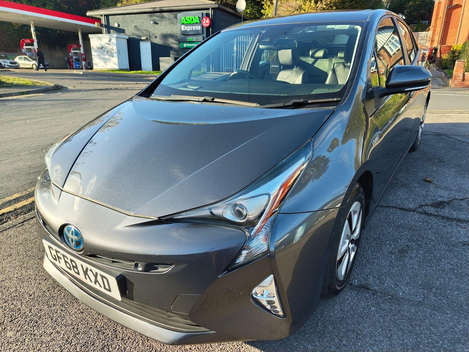 Used Toyota Prius 2018 for sale - 76360628: Photo 3