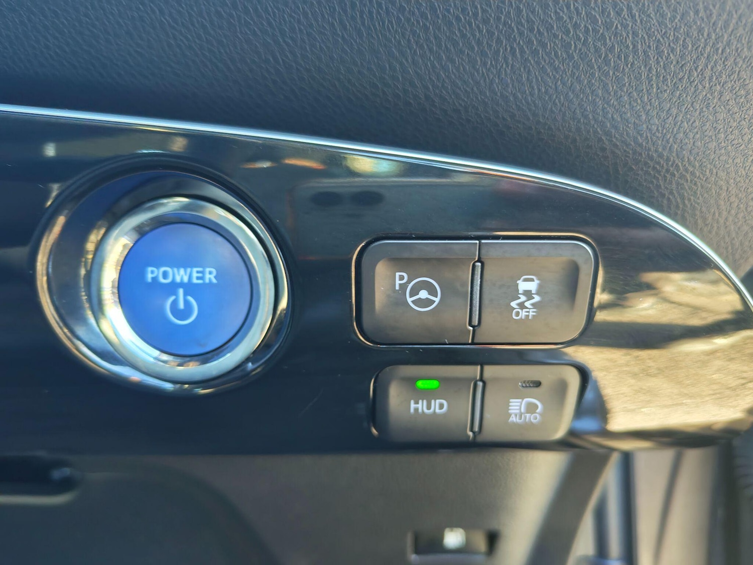 Used Toyota Prius 2018 for sale - 76360628: Photo 30