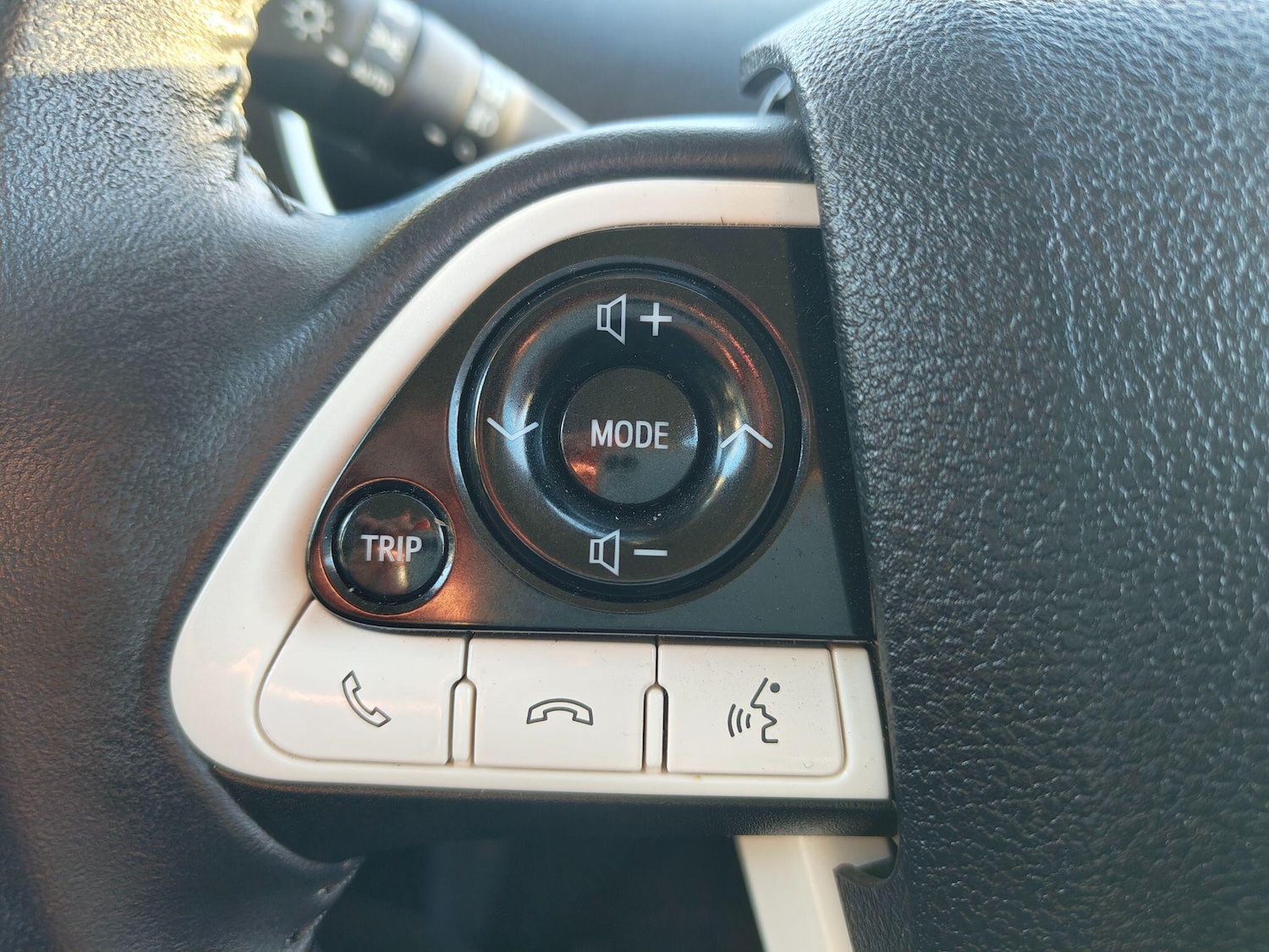 Used Toyota Prius 2018 for sale - 76360628: Photo 32