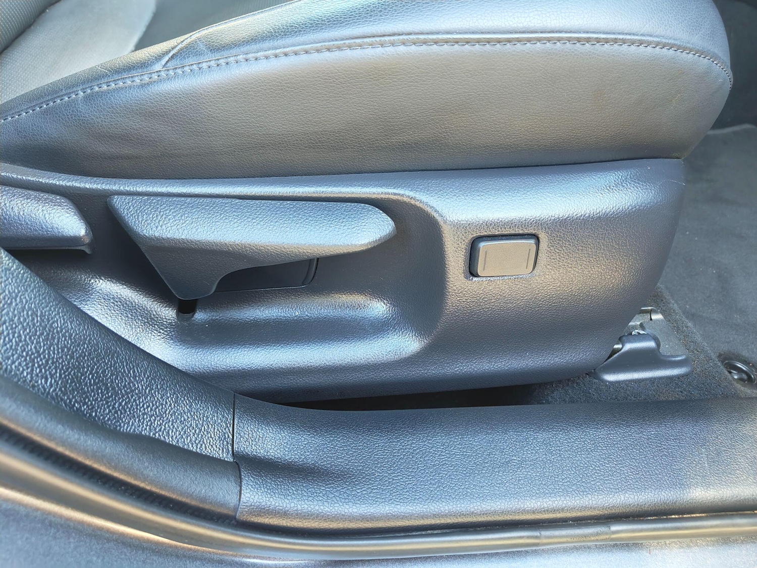 Used Toyota Prius 2018 for sale - 76360628: Photo 74