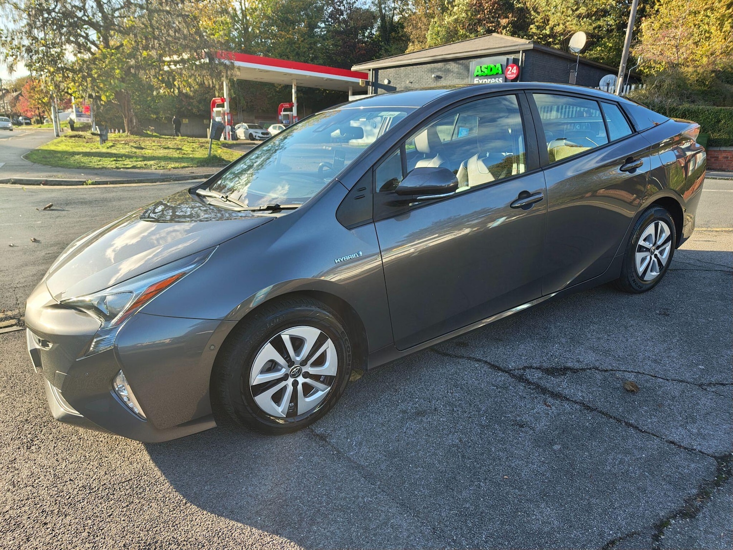 Used Toyota Prius 2018 for sale - 76360628: Photo 8