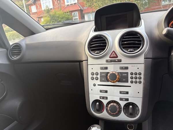 Used Vauxhall Corsa 2012 for sale - 76024652: Photo 10