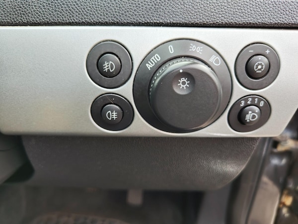 Used Vauxhall Astra 2009 for sale - 76200615: Photo 30