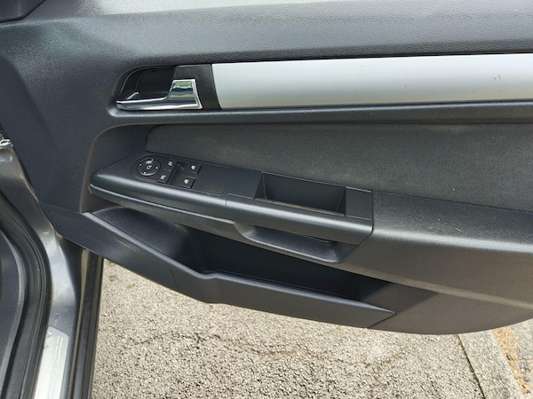 Used Vauxhall Astra 2009 for sale - 76200615: Photo 37