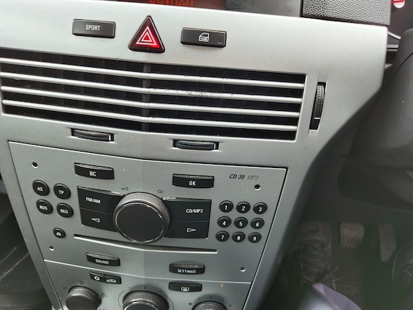Used Vauxhall Astra 2009 for sale - 76200615: Photo 63