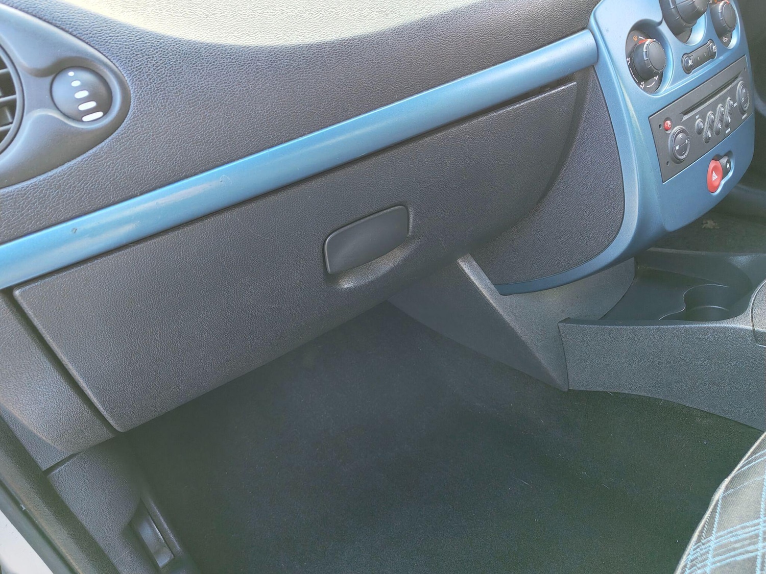 Used Renault Clio 2008 for sale - 76325988: Photo 16