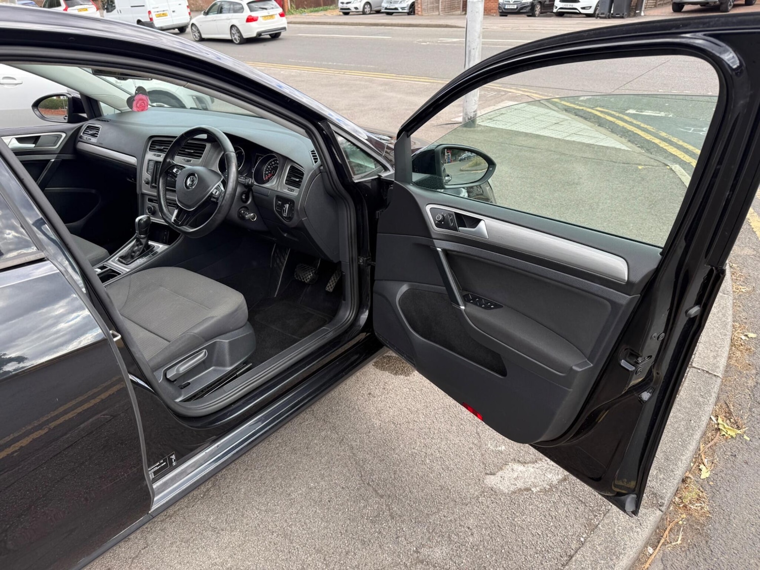 Used Volkswagen Golf 2015 for sale - 76988330: Photo 37