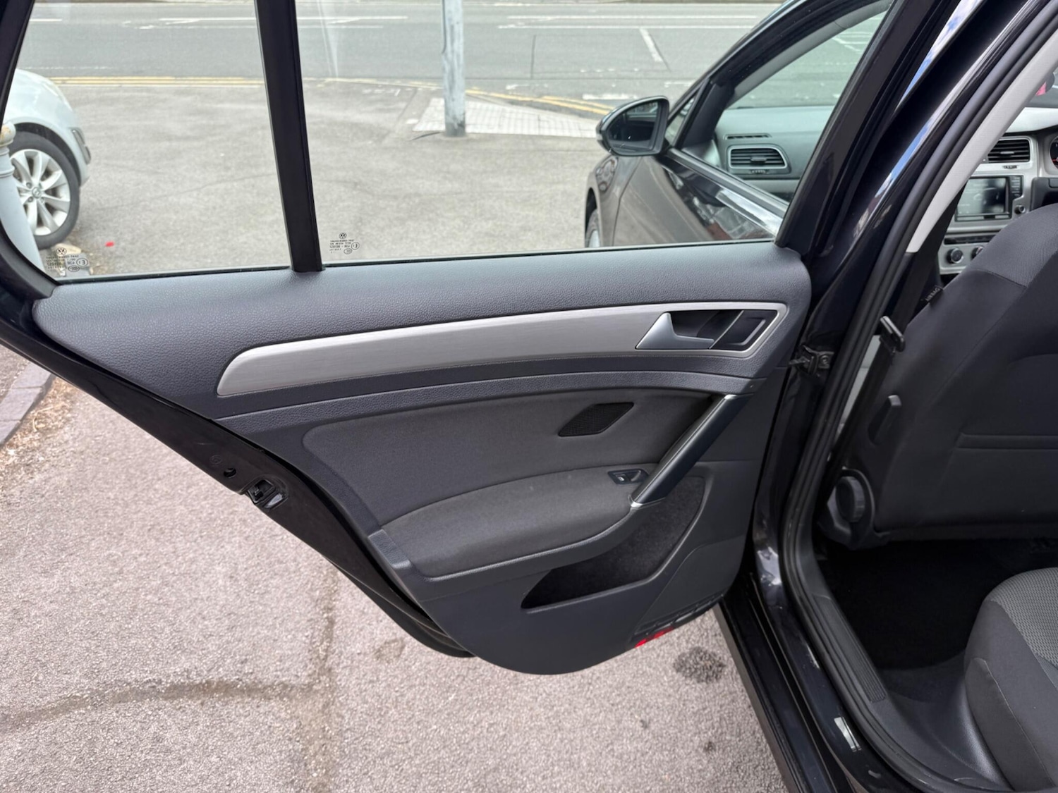 Used Volkswagen Golf 2015 for sale - 76988330: Photo 40