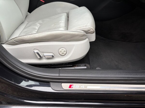 Used Audi RS4 Avant 2013 for sale - 76307475: Photo 100