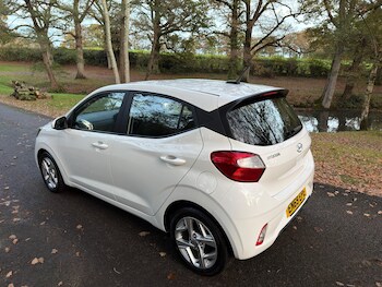 Used Hyundai i10 2020 for sale - 76607620: Photo