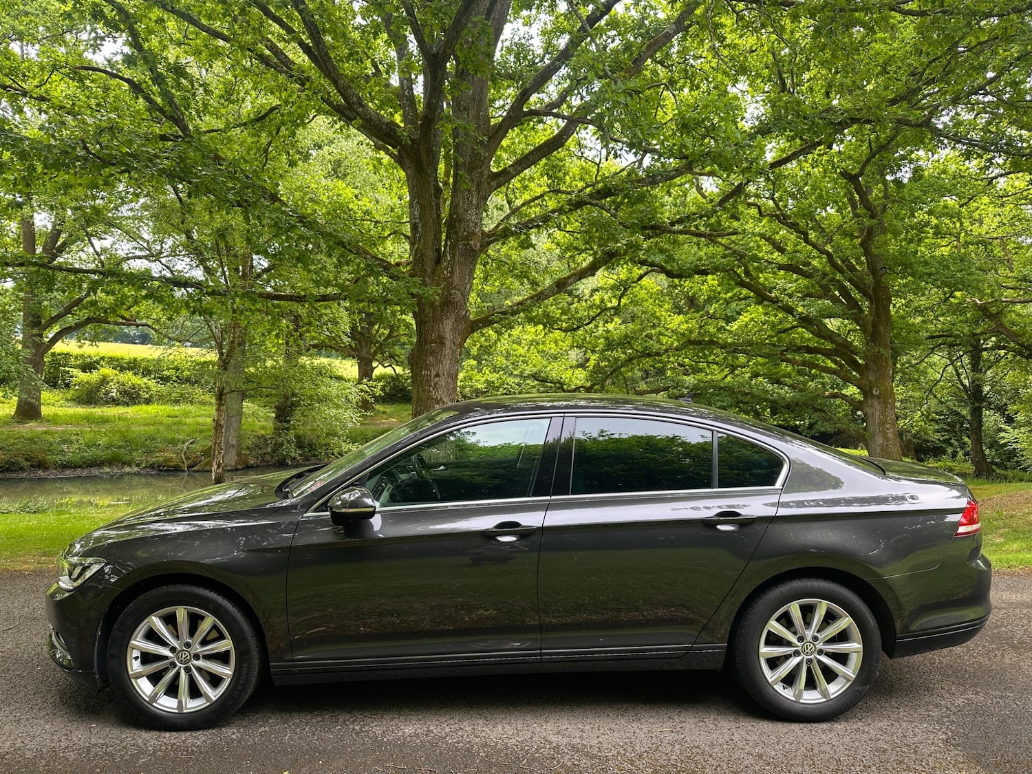 Used Volkswagen Passat 2019 for sale - 76993770: Photo 2