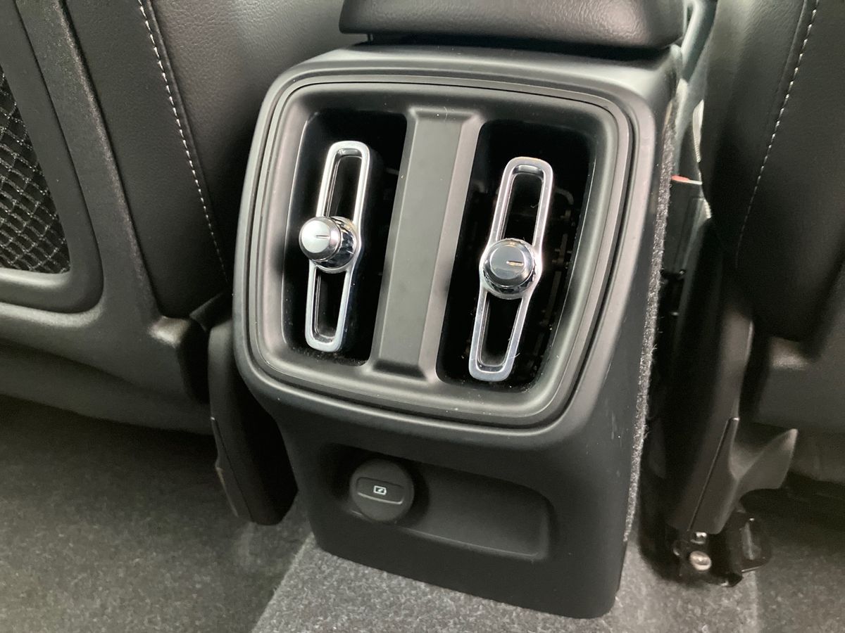 Used Volvo XC40 2021 for sale - 76272403: Photo 30