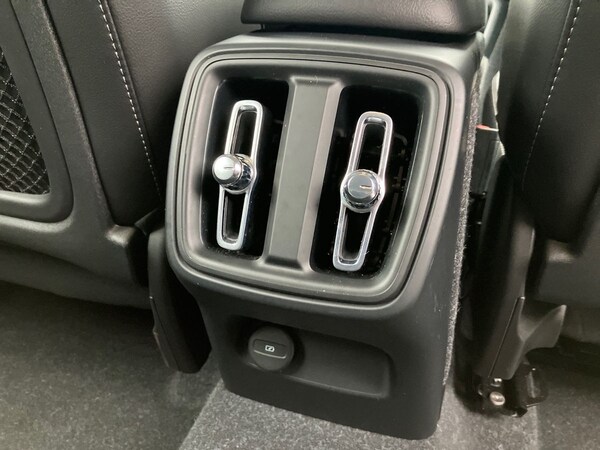 Used Volvo XC40 2021 for sale - 76272403: Photo 31