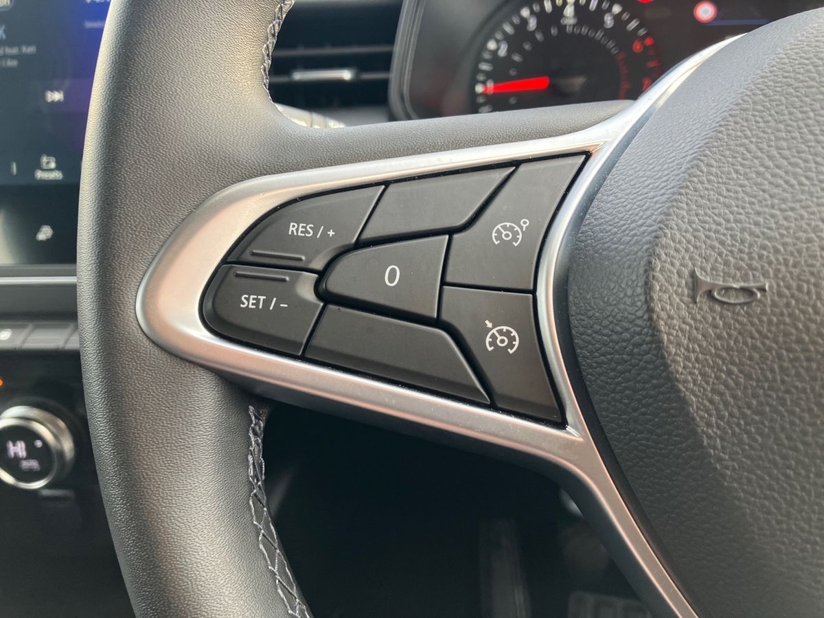 Used Renault Clio 2022 for sale - 76638097: Photo 16