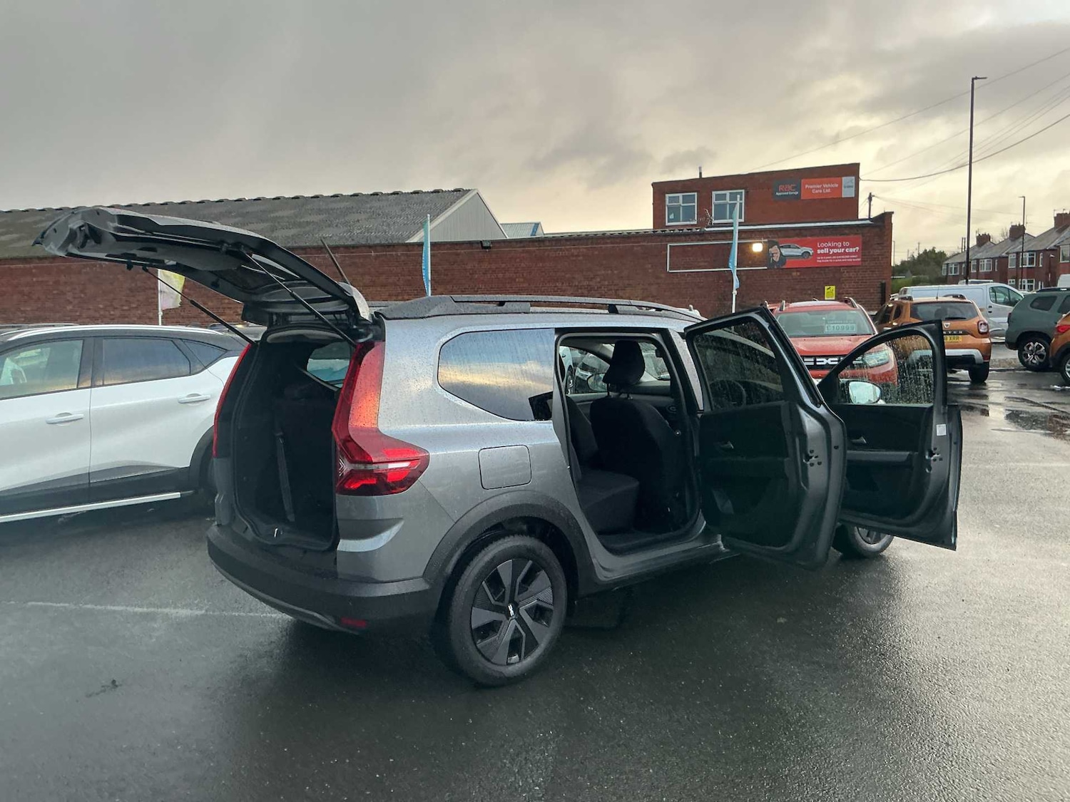 Used Dacia Jogger 2024 for sale - 76643523: Photo 33