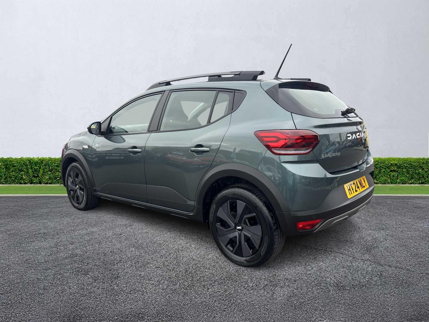 Used Dacia Sandero Stepway 2024 for sale - 76299367: Photo 2