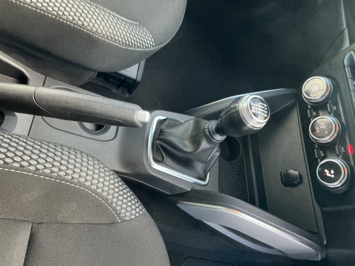 Used Dacia Duster 2018 for sale - 76449650: Photo 11