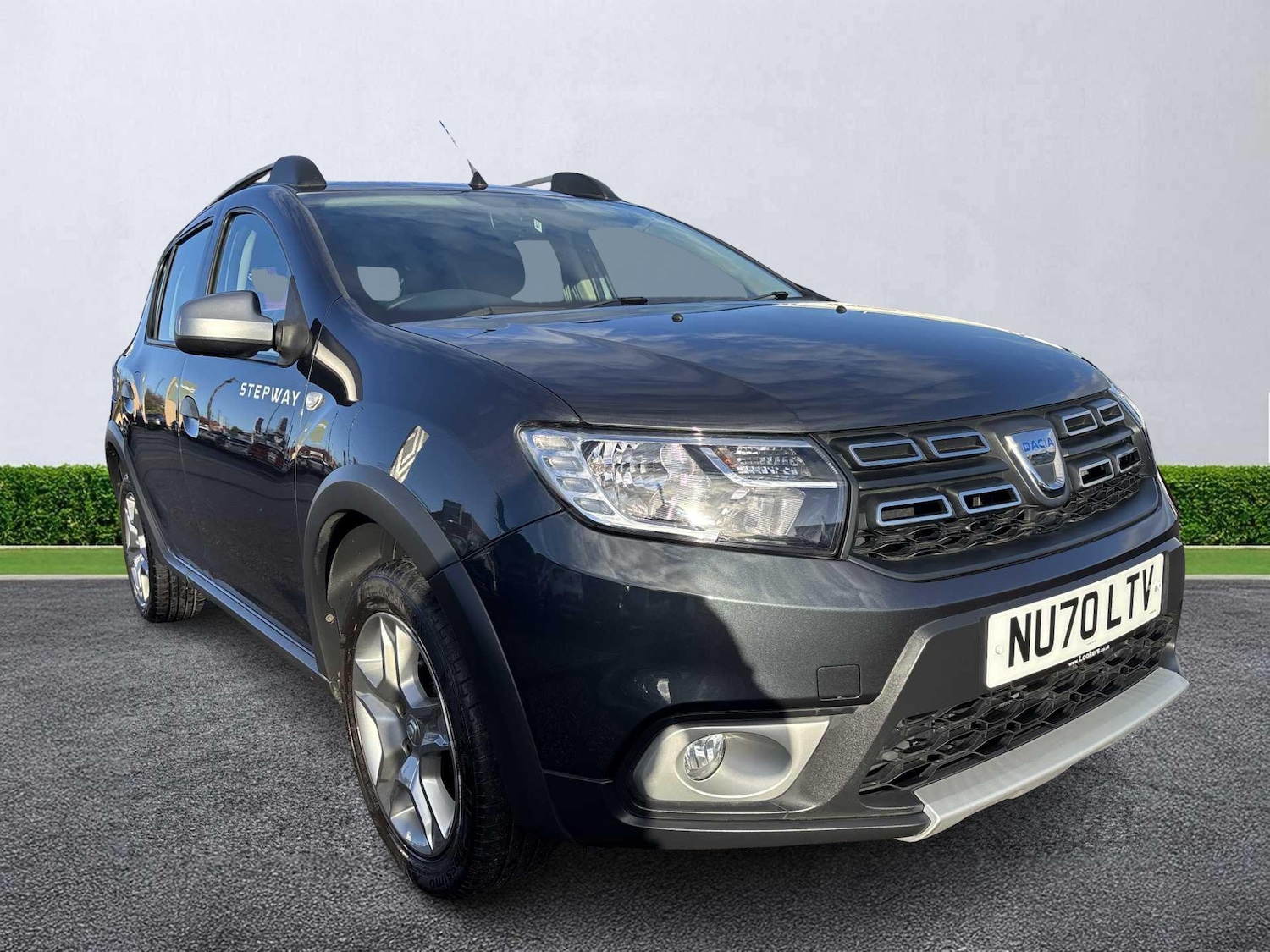Used Dacia Sandero Stepway 2020 for sale - 76694641: Photo 1