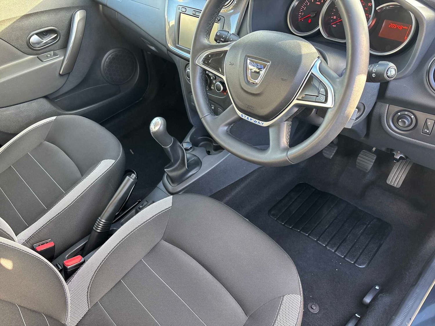 Used Dacia Sandero Stepway 2020 for sale - 76694641: Photo 14