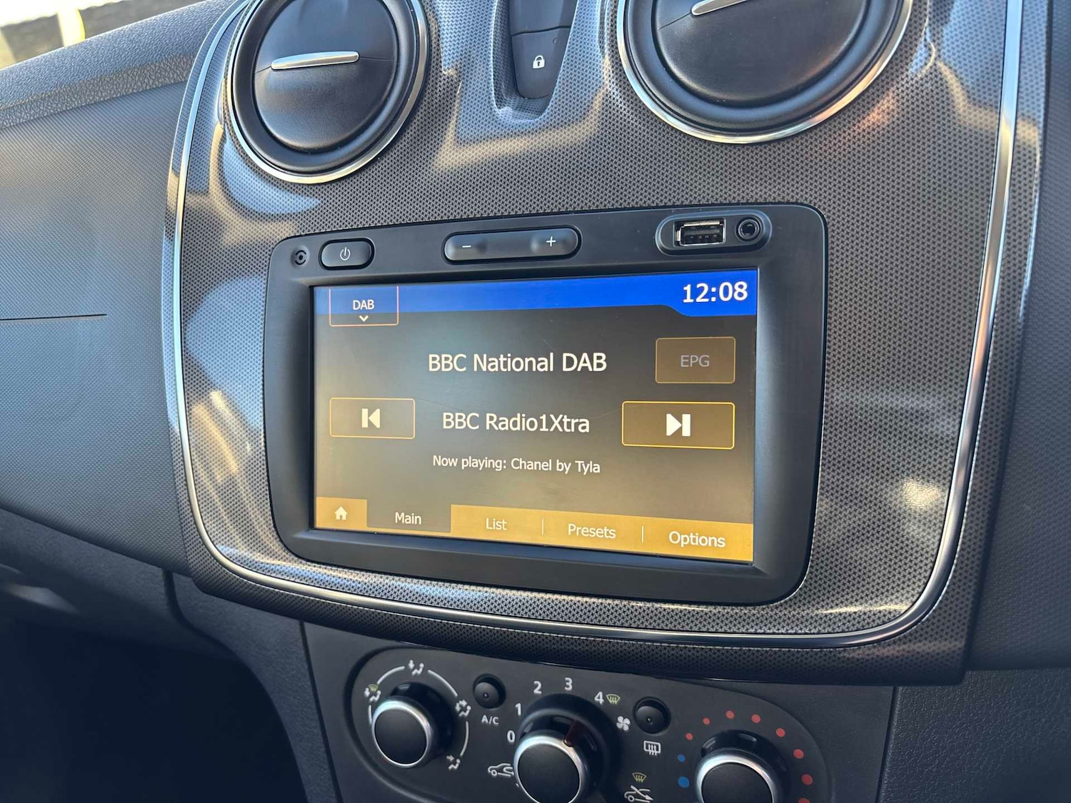 Used Dacia Sandero Stepway 2020 for sale - 76694641: Photo 22