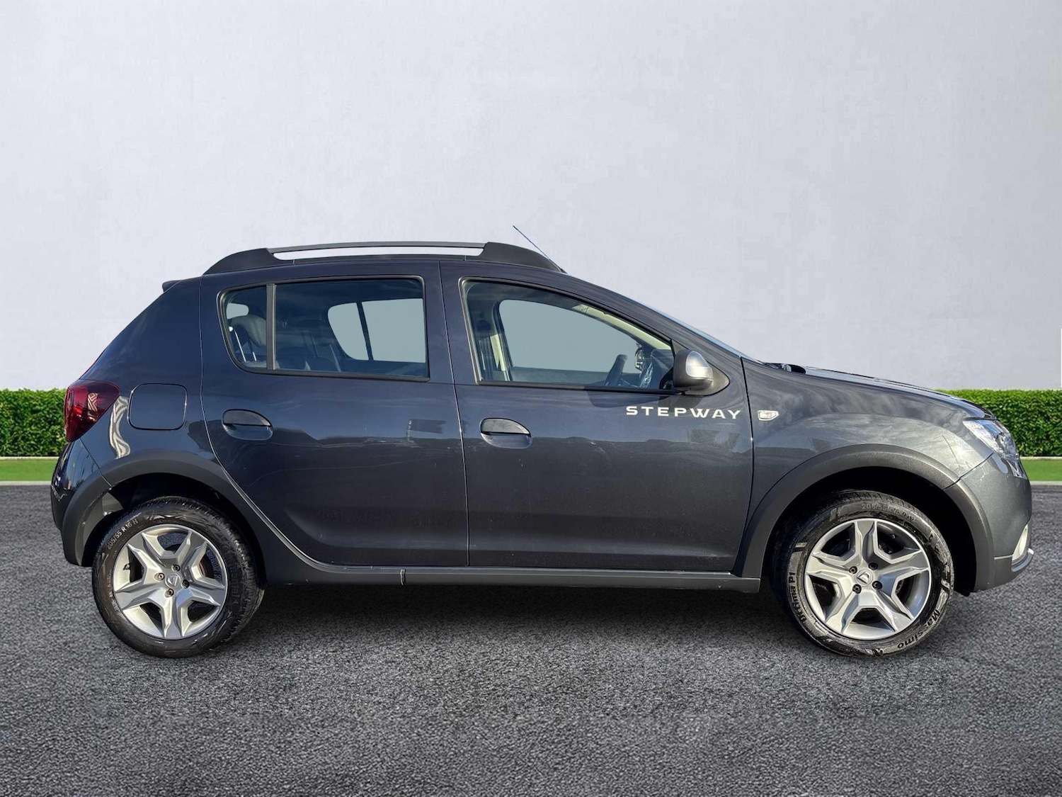 Used Dacia Sandero Stepway 2020 for sale - 76694641: Photo 3