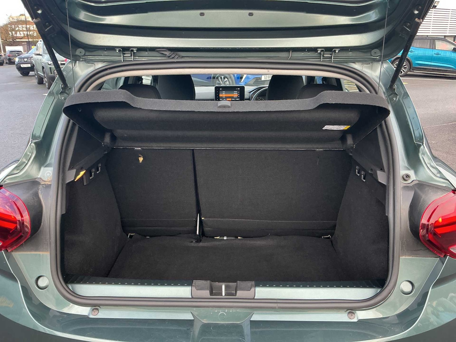 Used Dacia Sandero Stepway 2024 for sale - 76957593: Photo 16