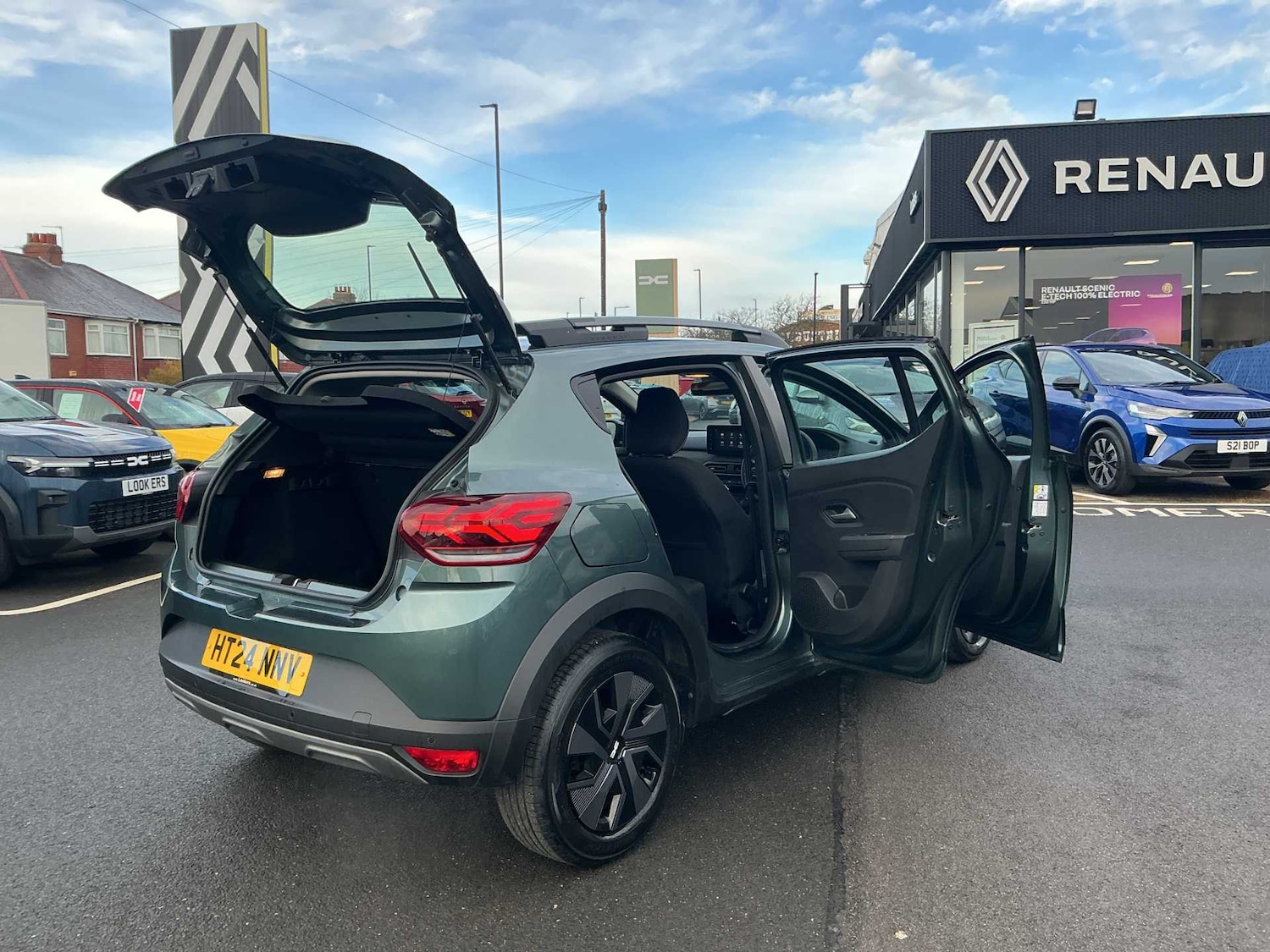 Used Dacia Sandero Stepway 2024 for sale - 76957593: Photo 32