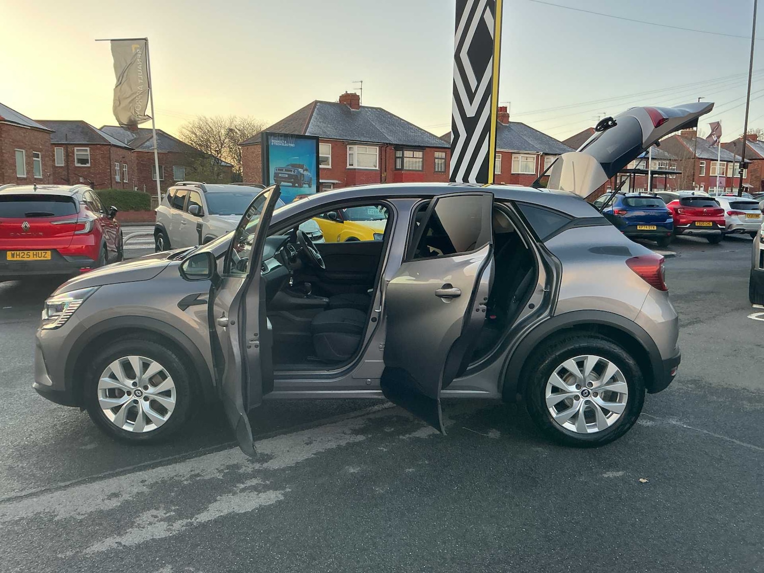 Used Renault Captur 2022 for sale - 76628170: Photo 35