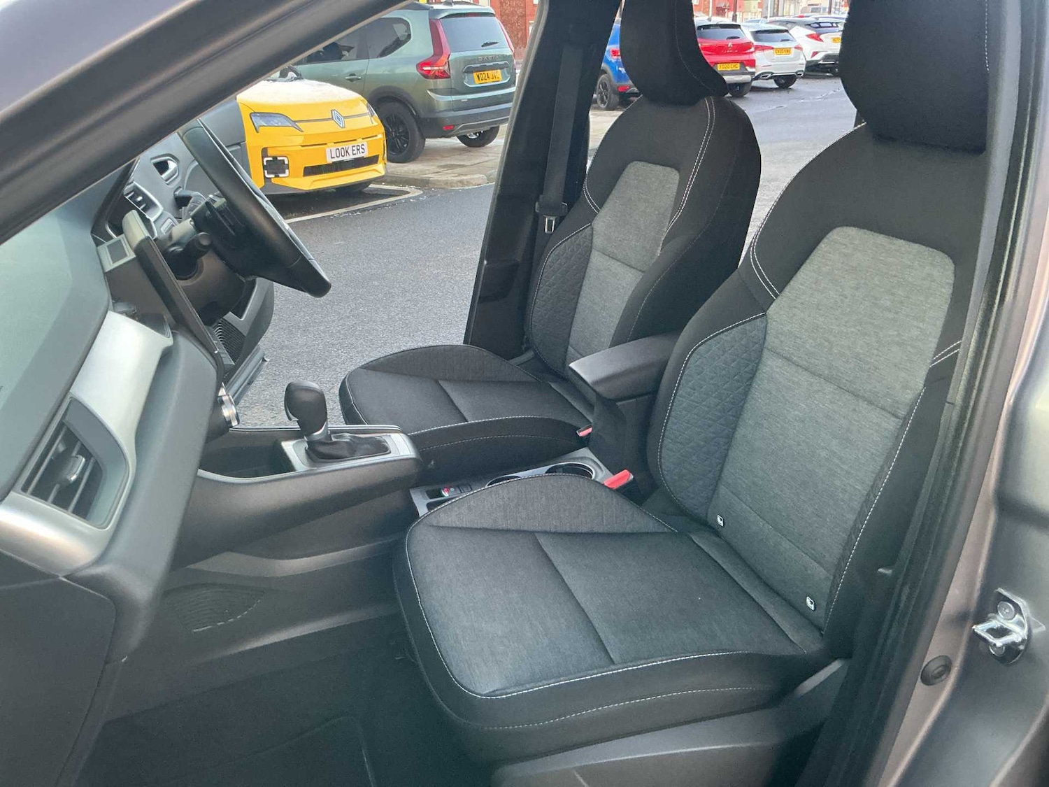 Used Renault Captur 2022 for sale - 76628170: Photo 38