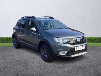 Used Dacia Sandero Stepway 2017 for sale - 79489047: Photo