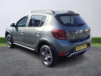 Used Dacia Sandero Stepway 2017 for sale - 79489047: Photo