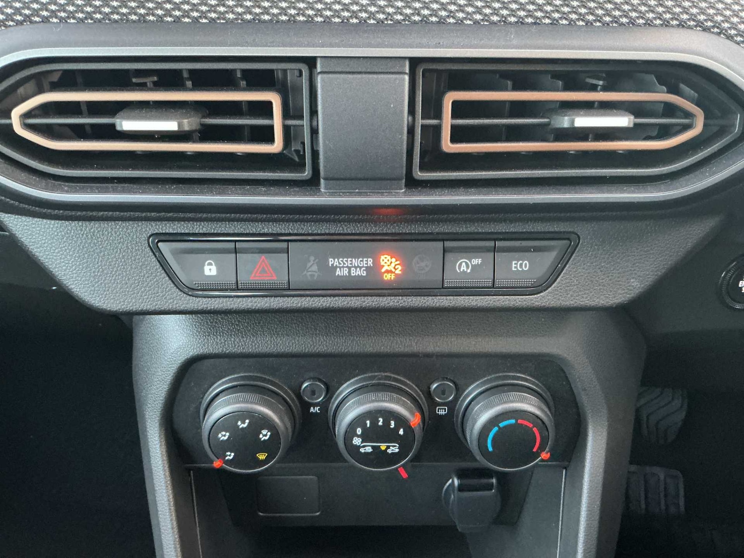 Used Dacia Sandero Stepway 2024 for sale - 76963497: Photo 11