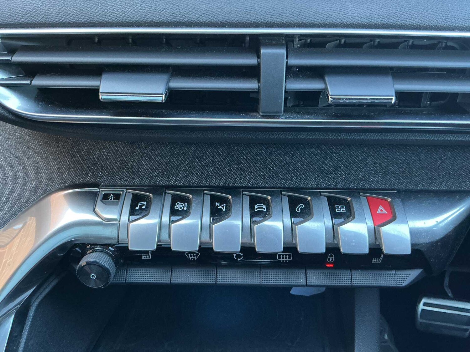 Used Peugeot 3008 2018 for sale - 78198125: Photo 11