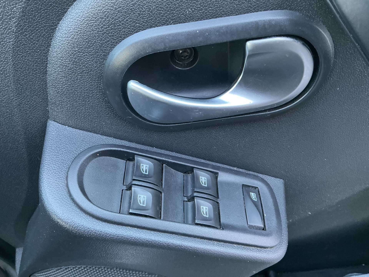 Used Dacia Duster 2018 for sale - 77078047: Photo 21