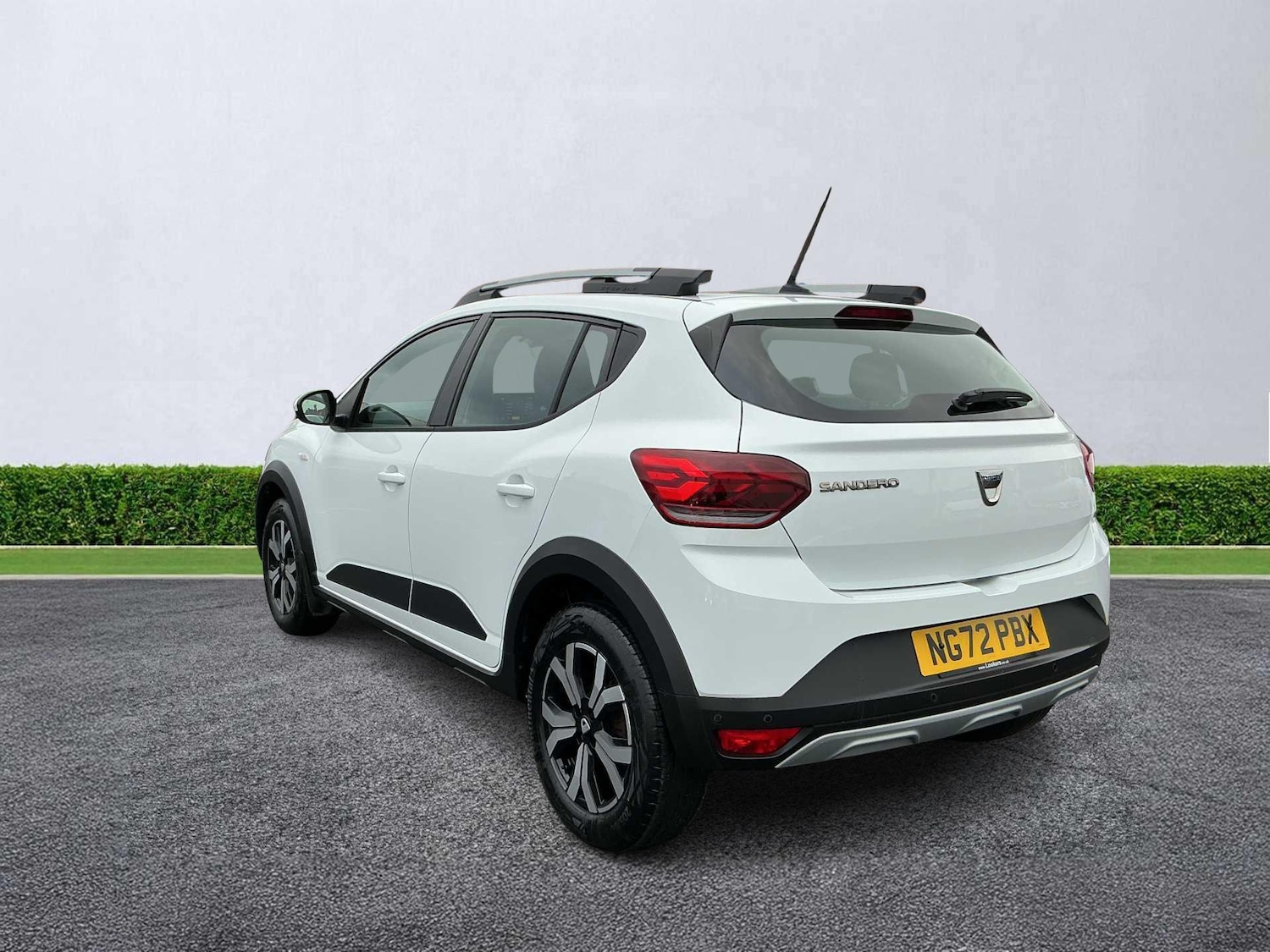 Used Dacia Sandero Stepway 2023 for sale - 77973985: Photo 2