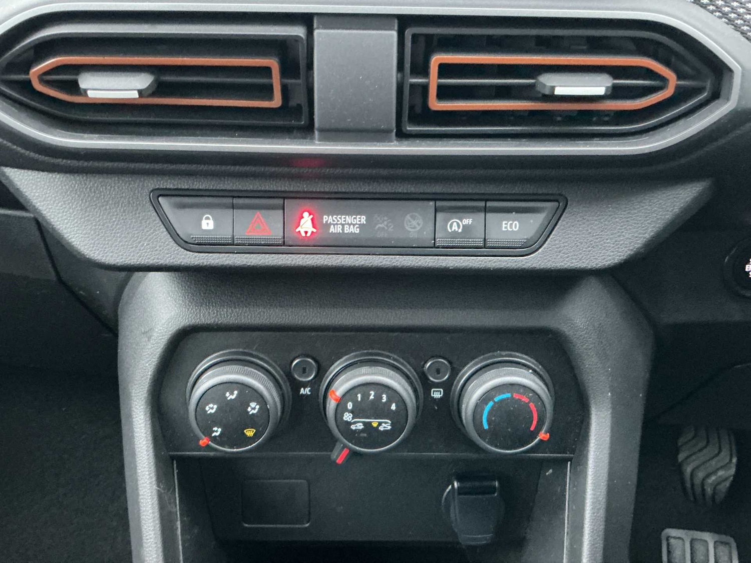 Used Dacia Sandero 2023 for sale - 76809424: Photo 11