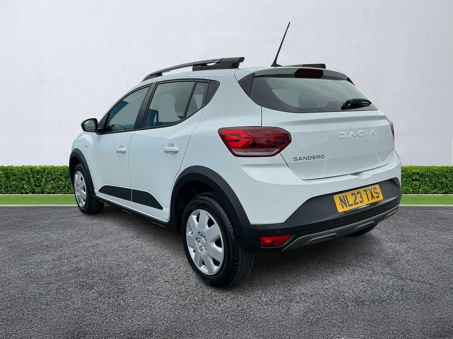 Used Dacia Sandero 2023 for sale - 76809424: Photo 2